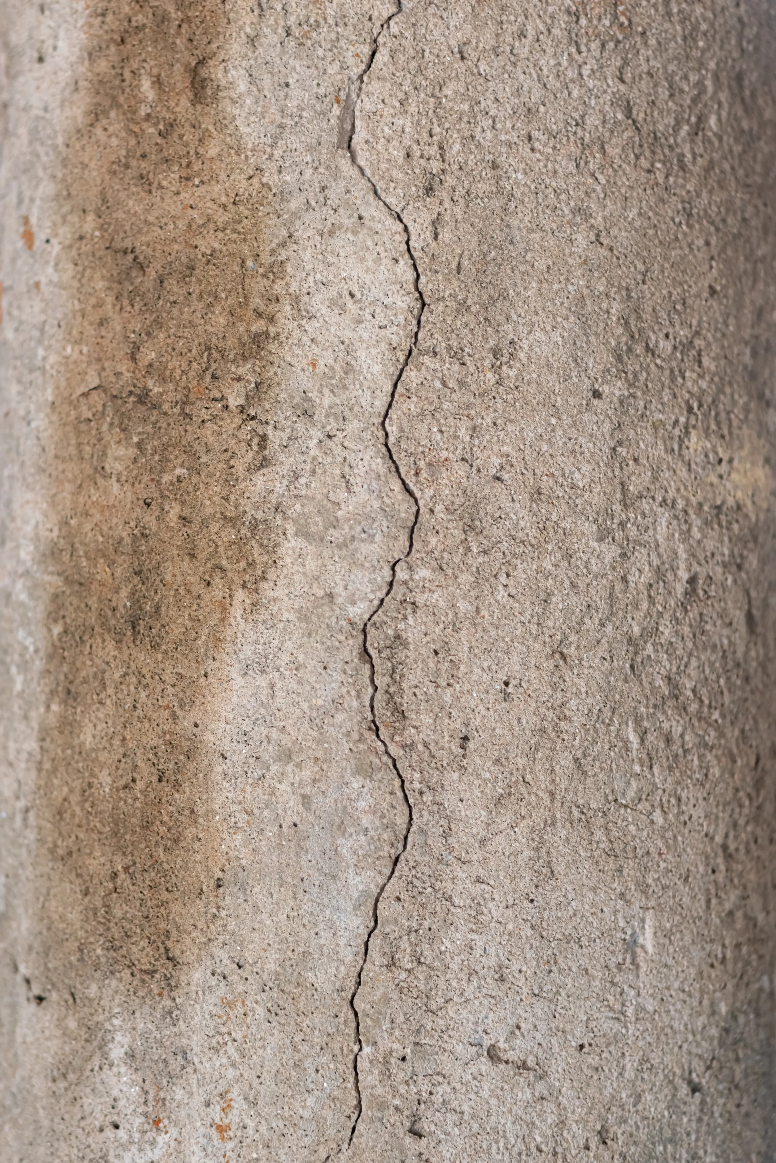 Hairline Crack in Foundation: 7 Warning Signs Every Tomball Homeowner Must Know