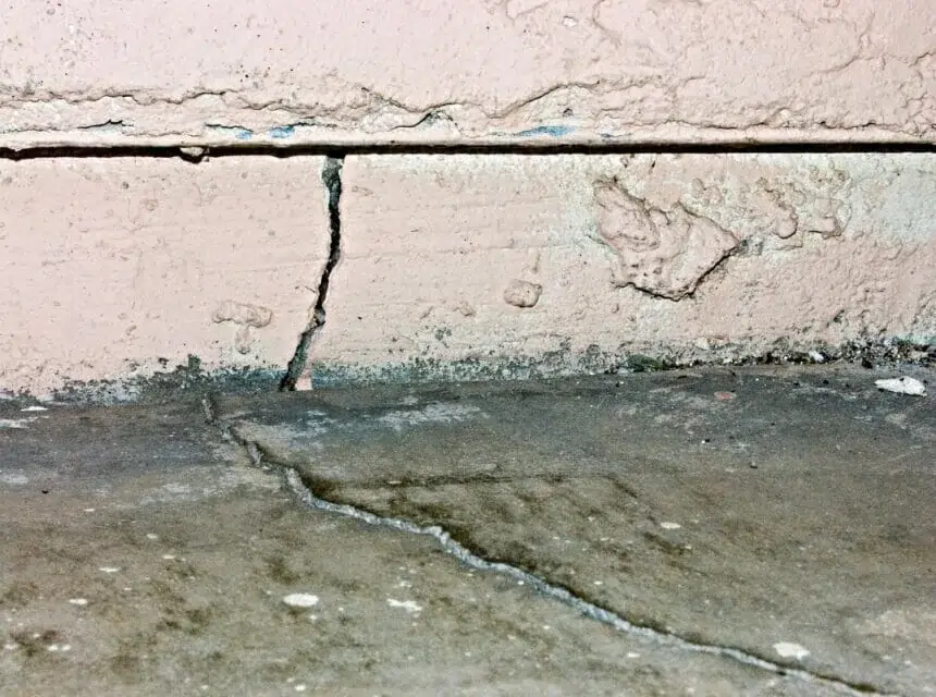 signs of foundation issues